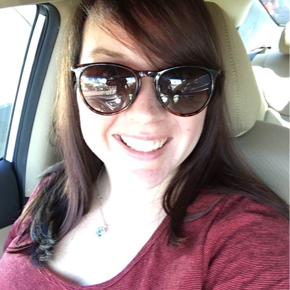 Meet your Posher, Elizabeth